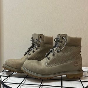 Women’s Timberlands Grey